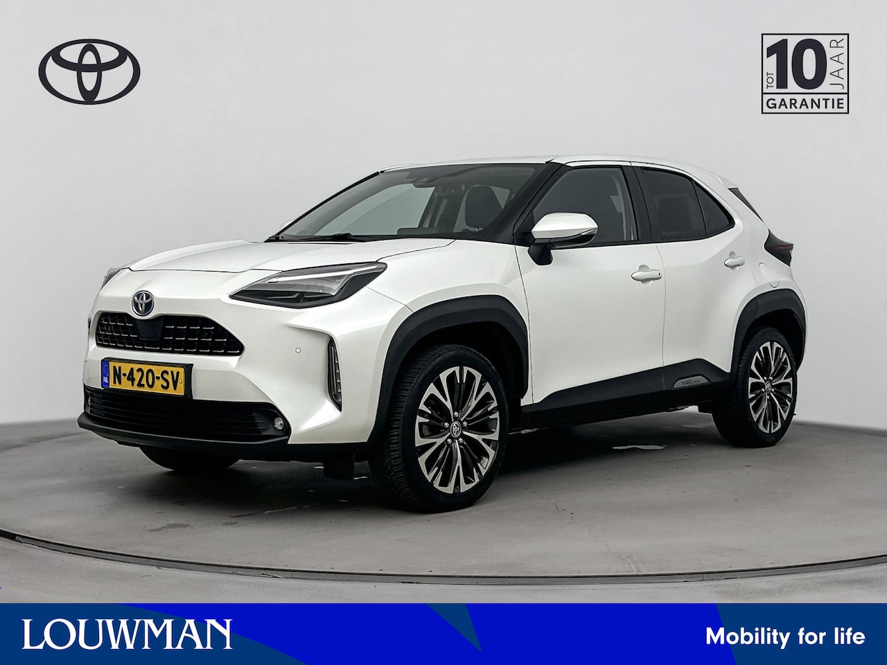 Toyota Yaris Cross - 1.5 Hybrid Executive | Allseasonbanden | Stoelverwarming | Navigatie - AutoWereld.nl