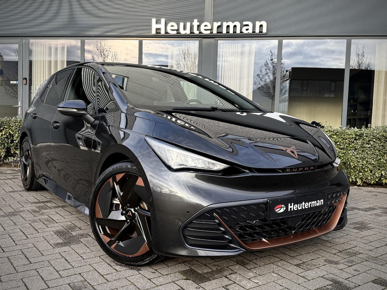 CUPRA Born - Copper Edition 62 kWh Pano/ Trekhaak /94% SOH - AutoWereld.nl
