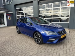 SEAT Leon - 2.0 TDI FR Business Intense / Pano / Lane / sound / Full Options