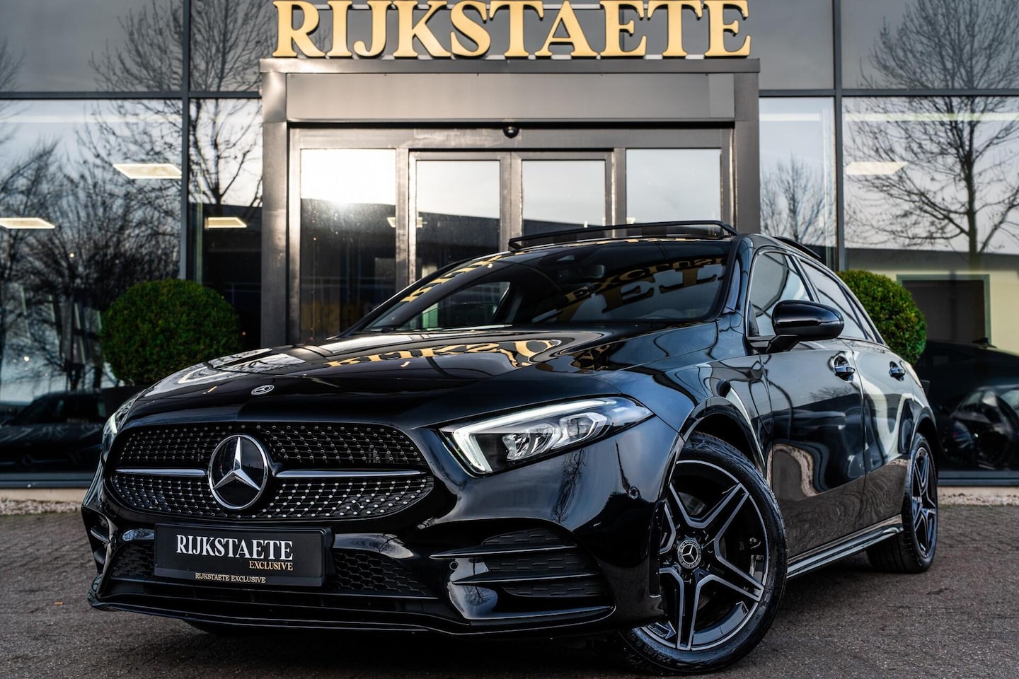 Mercedes-Benz A-klasse - A250e AMG|PANO|18''|BURMESTER|SFEERVERL. - AutoWereld.nl