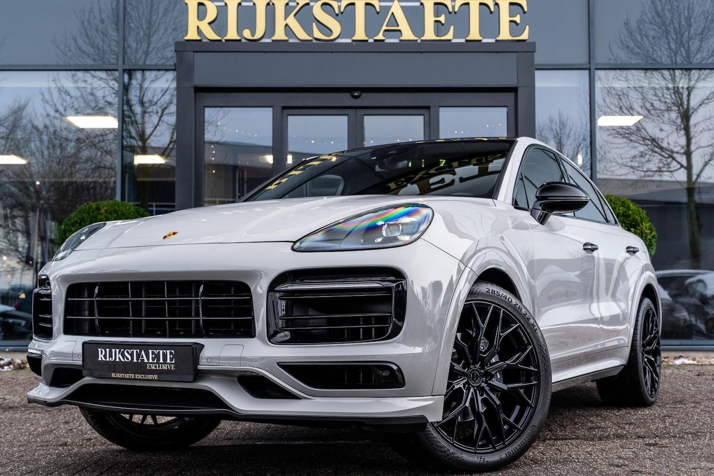 Porsche Cayenne Coupé - 3.0 E-Hybrid|PANO|MEMORY|CHRONO|22'' - AutoWereld.nl
