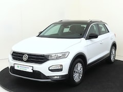Volkswagen T-Roc - 1.0 TSI Style Business | Parkeersensoren | Adaptieve cruise control | CarPlay | Navigatie