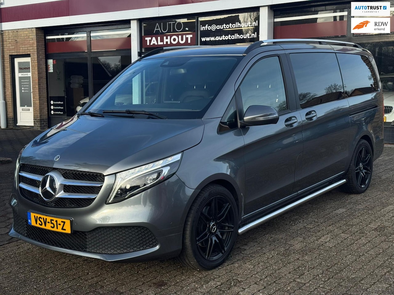 Mercedes-Benz V-klasse - 250d Lang DC | PANORAMADAK | LEER | TREKHAAK | AUTOMAAT | STOELVERWARMING | CAMERA - AutoWereld.nl