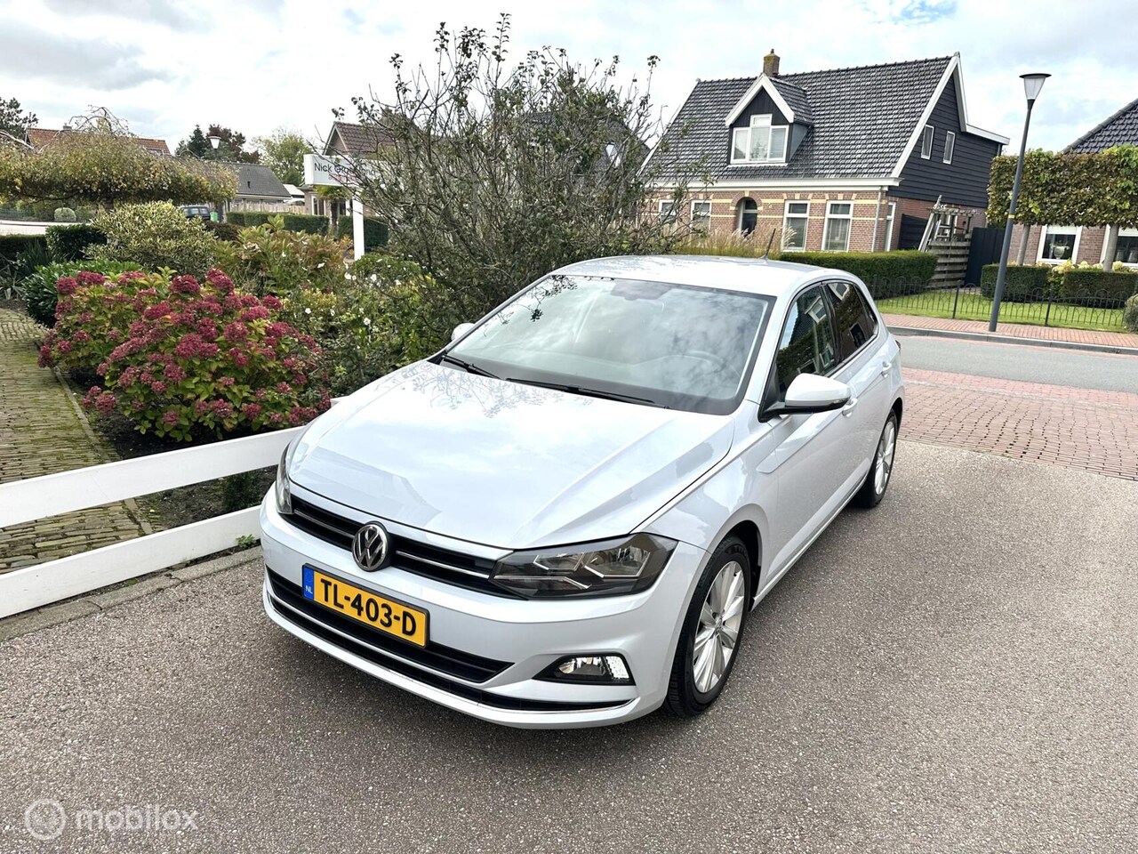 Volkswagen Polo - 1.0 TSI 95PK HIGHLINE CARPLAY NAVIGATIE CLIMATE CONTROLE - AutoWereld.nl