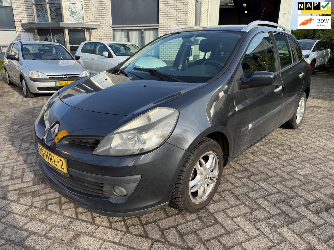 Renault Clio Estate - 1.2 TCE Sélection Business Sport Airco Cruise Control Trekhaak - AutoWereld.nl