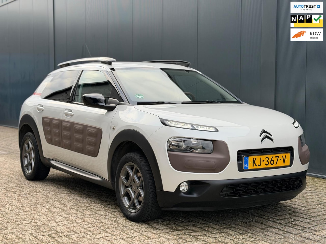 Citroën C4 Cactus - 1.2 PureTech Automaat Navi Camera Trekhaak - AutoWereld.nl