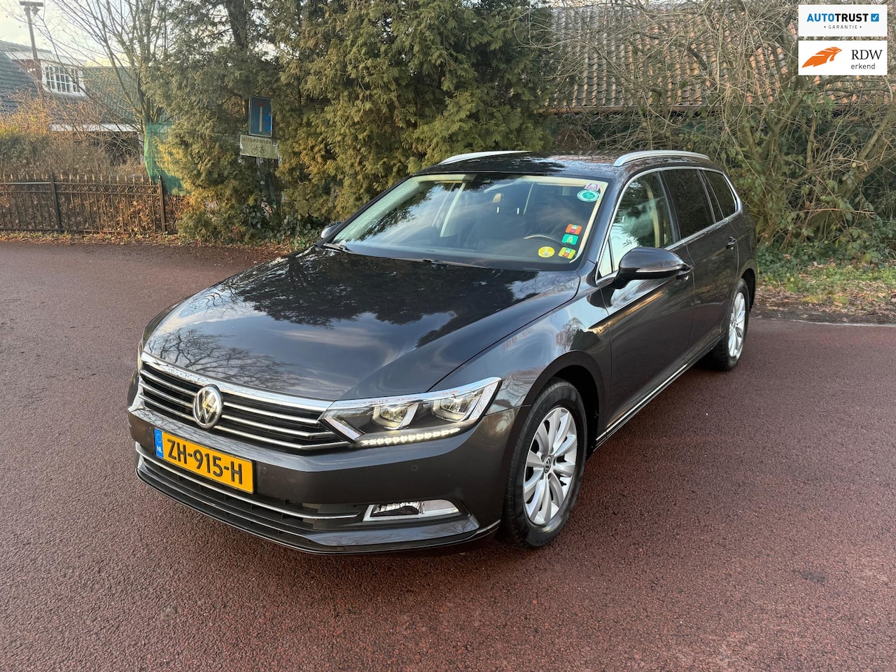 Volkswagen Passat Variant - 2.0 TDI Highline Business R / Navi / Xenon / Automaat / PDC / Airco - AutoWereld.nl