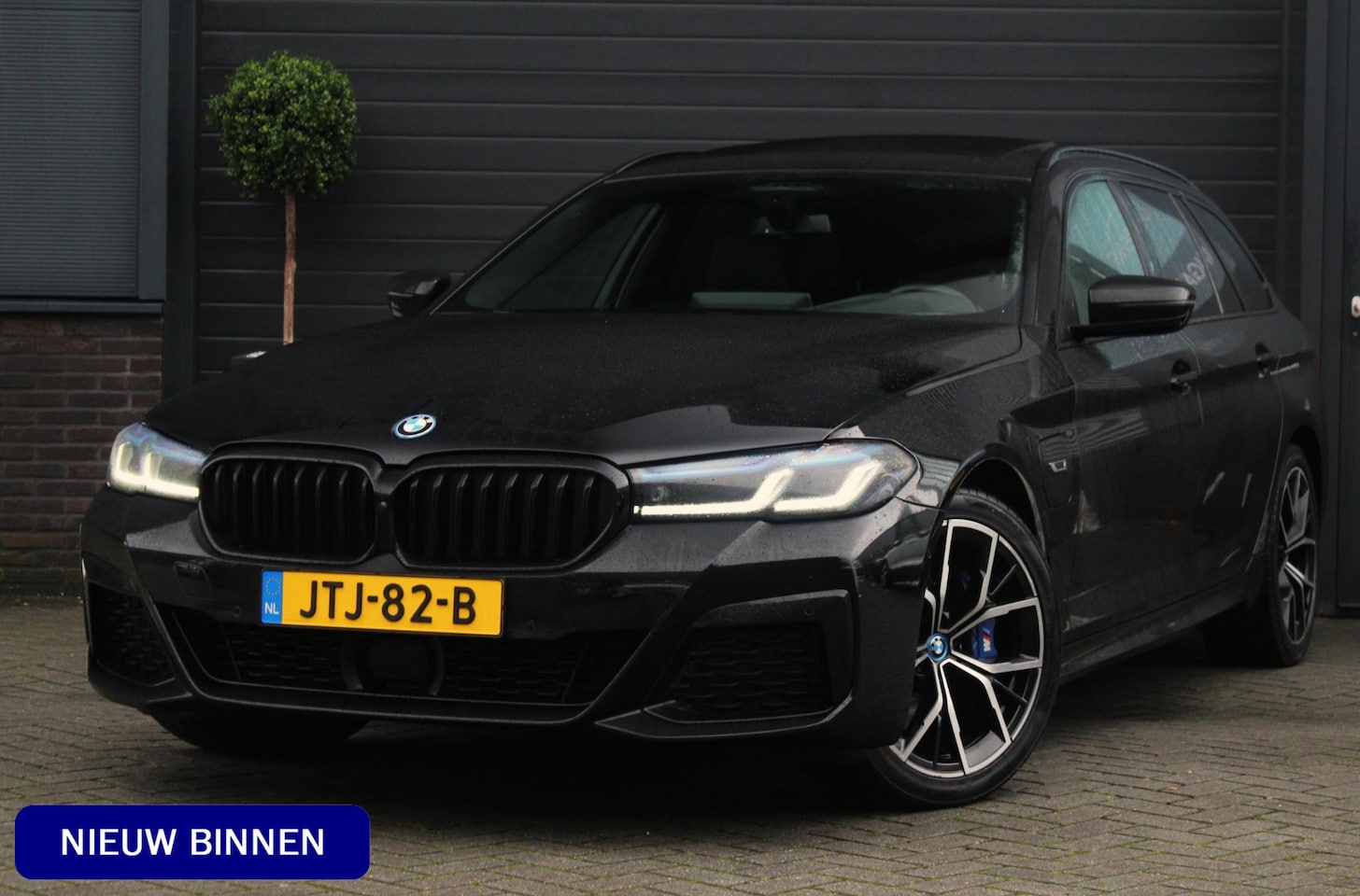 BMW 5-serie Touring - 530e xDrive M-sport | Panorama-dak | Comfort Stoelen |  Harman & Kardon | Cruise Control A - AutoWereld.nl