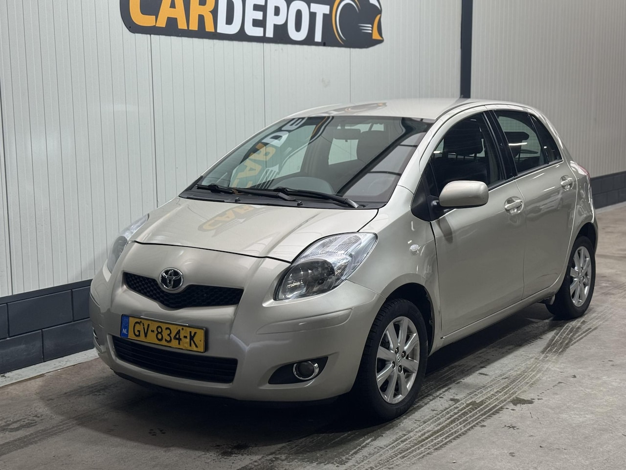 Toyota Yaris - 1.0 VVTi Cool Super netjes Airco 4 Deurs - AutoWereld.nl