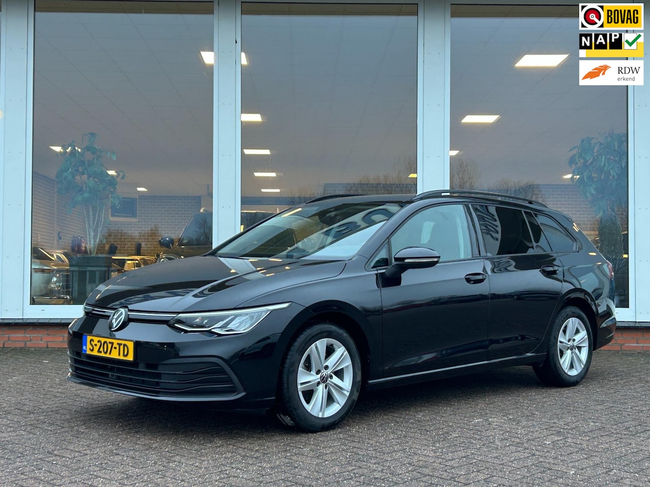 Volkswagen Golf Variant - 1.0 TSI Life Business - Origineel NL - NAP - 1e eigenaar - Nieuwstaat - BOMVOL - AutoWereld.nl