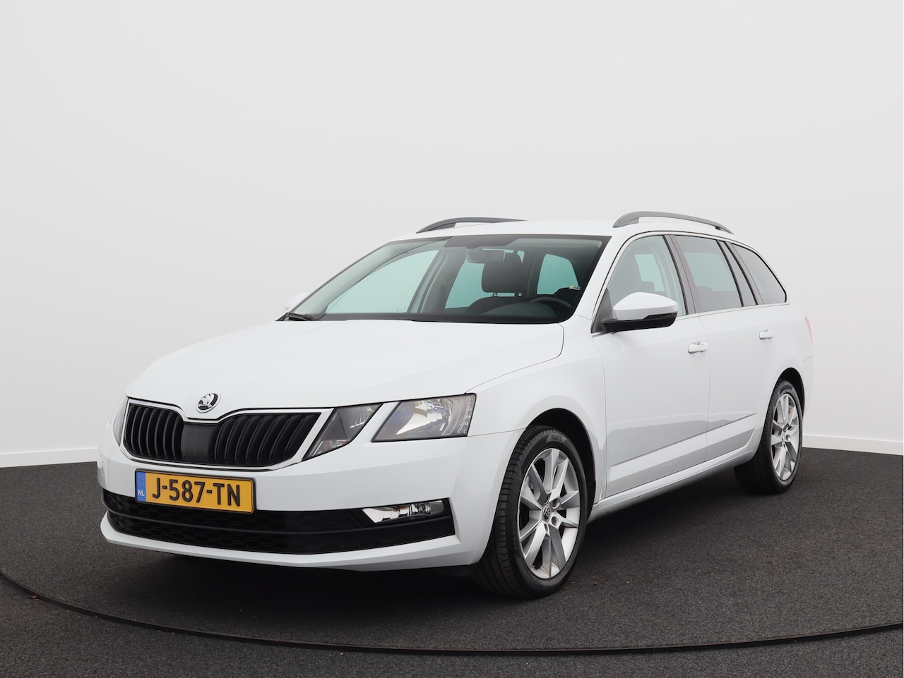 Skoda Octavia Combi - 1.5 TSI Greentech Business Edition/ trekhaak/ automaat! - AutoWereld.nl