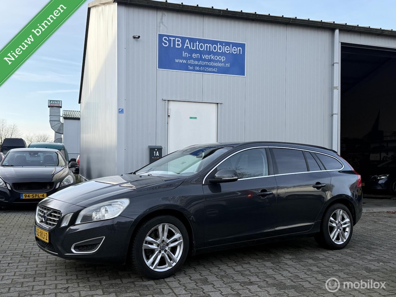 Volvo V60 - 1.6 T3 Momentum 1.6 T3 Momentum, Navi, Cruise - AutoWereld.nl