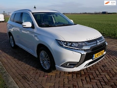 Mitsubishi Outlander - 2.4 PHEV Pure+ AC CAMERA * 10999 NETTO