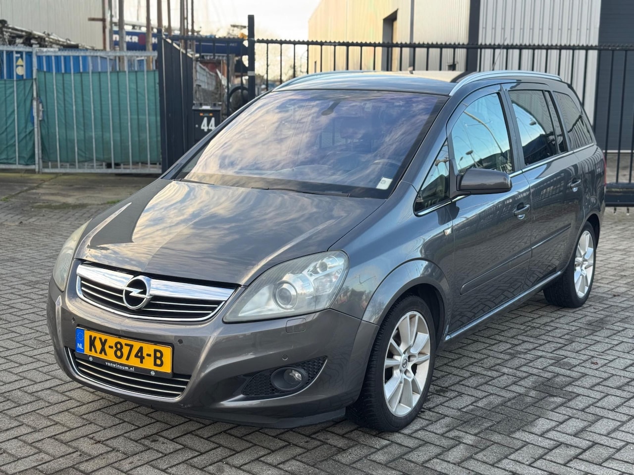 Opel Zafira - 2.2 Cosmo Automaat 7 persoons Clima Leer Navi - AutoWereld.nl