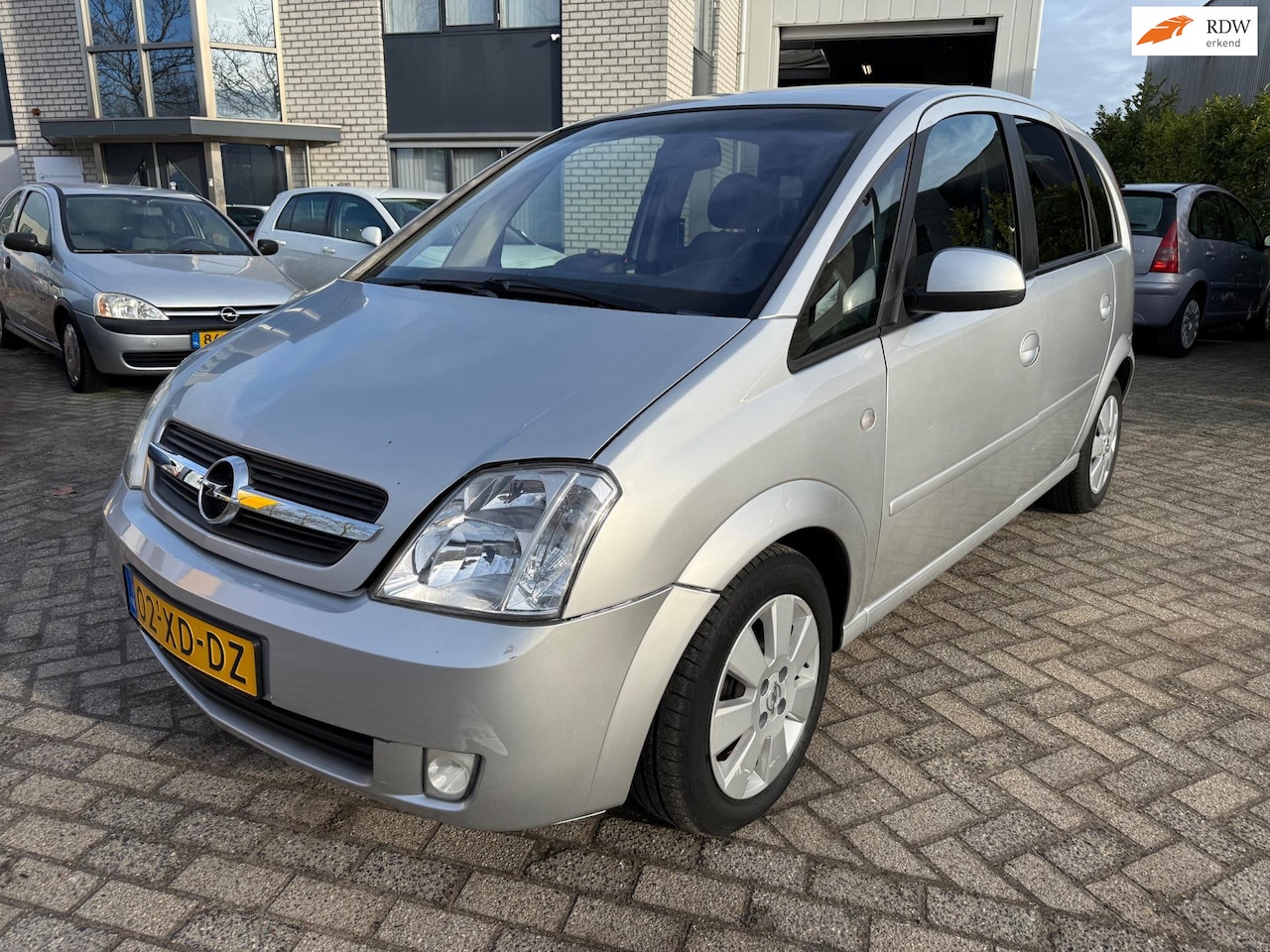 Opel Meriva - 1.8-16V Cosmo Automaat Elektr Ramen Cruise Control - AutoWereld.nl