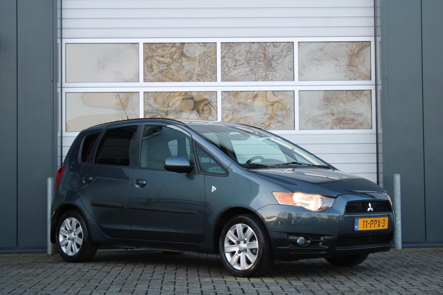 Mitsubishi Colt - 1.3 Edition Two Automaat Airco/Cruise/PDC/Elek.Ramen/C.V./15"LM/Trekhaak/APK:13-10-2026/98 - AutoWereld.nl