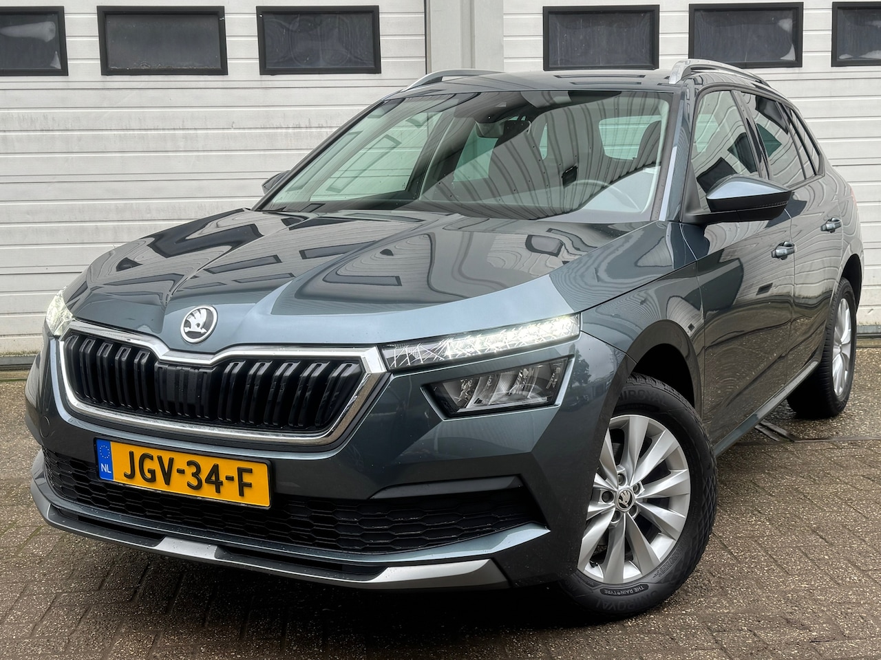 Skoda Kamiq - 1.0 TSI Ambition virtual/front-lane/carplay/led/navi/keyless/telefoonlader/aut - AutoWereld.nl