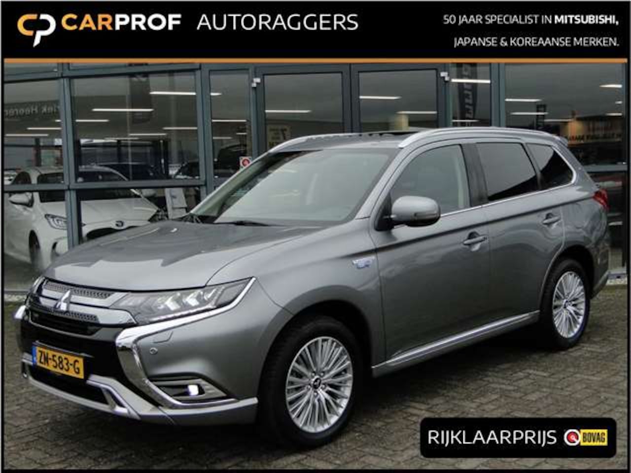 Mitsubishi Outlander - 2.4 Phev Intense + | Trekhaak | Schuifdak | Leer/Stof - AutoWereld.nl