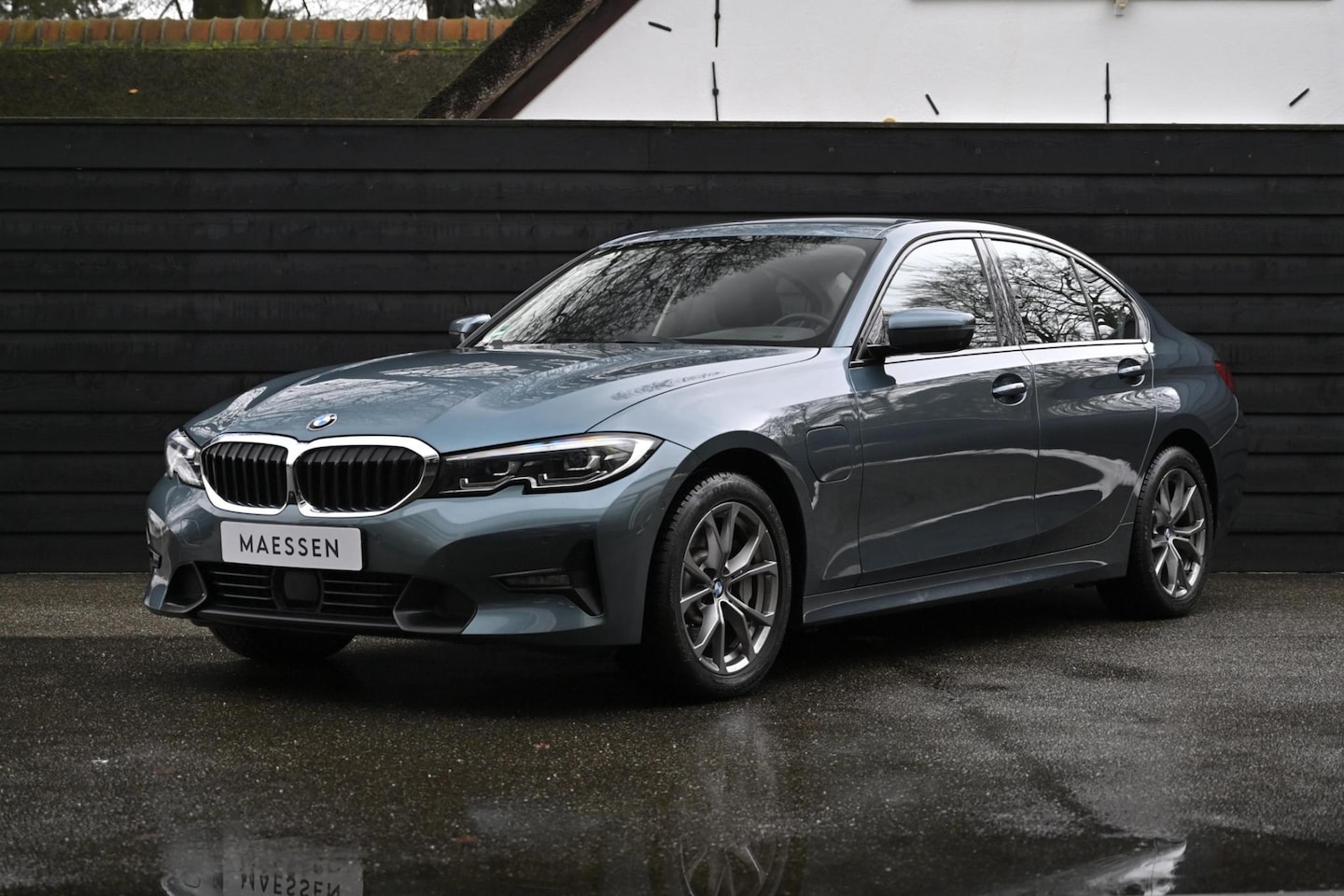 BMW 3-serie - 330e Sport Line 360° Camera | ACC | Sport Stoel | Live Cockpit - AutoWereld.nl