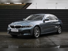 BMW 3-serie - 330e Sport Line 360° Camera | ACC | Sport Stoel | Live Cockpit