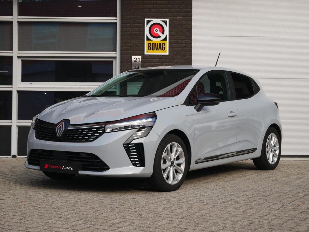 Renault Clio - 1.6 E-Tech Full Hybrid 145 Navi+BT| 1e Eigenaar - AutoWereld.nl