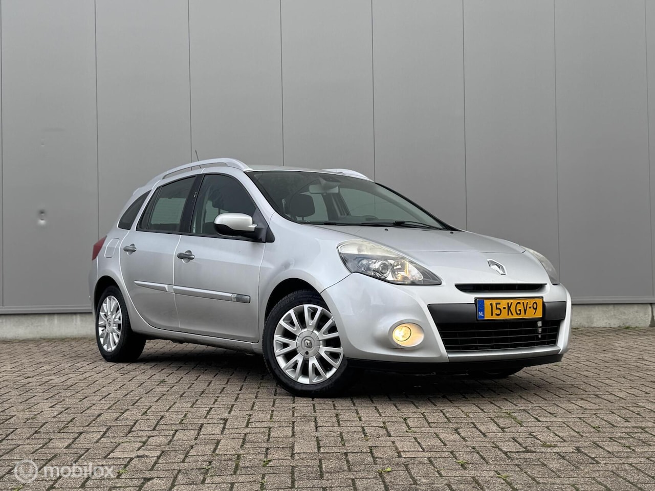Renault Clio Estate - 1.2 TCE | 4x nieuwe banden + apk | navigatie | Cruise | Clima | rijklaarprijs | - AutoWereld.nl