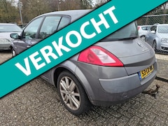 Renault Mégane - 2.0-16V Privilège Luxe