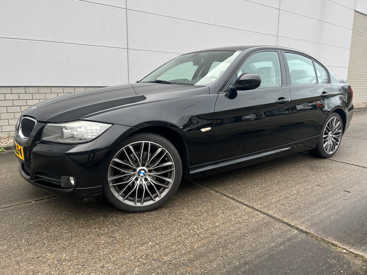 BMW 3-serie - 318i Corporate Lease Luxury Line LCI - AutoWereld.nl