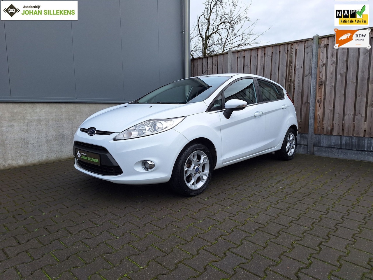 Ford Fiesta - 1.25 Titanium | Airco | Centr. Vergr. | 5drs | APK t/m 01-2027 - AutoWereld.nl
