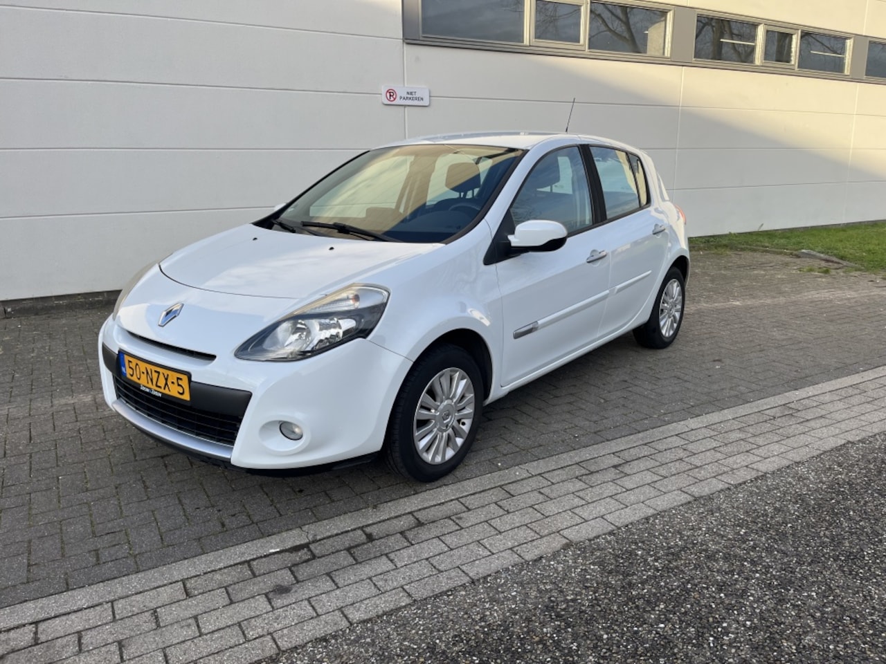 Renault Clio - 1.2 Collection Cruise NAvi Airco Apk - AutoWereld.nl