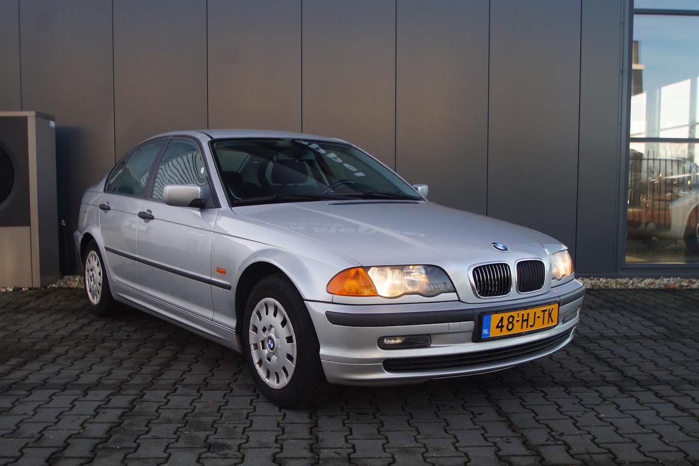 BMW 3-serie - 318i Executive E46 | Cruise Control | Radio | Airco | - AutoWereld.nl