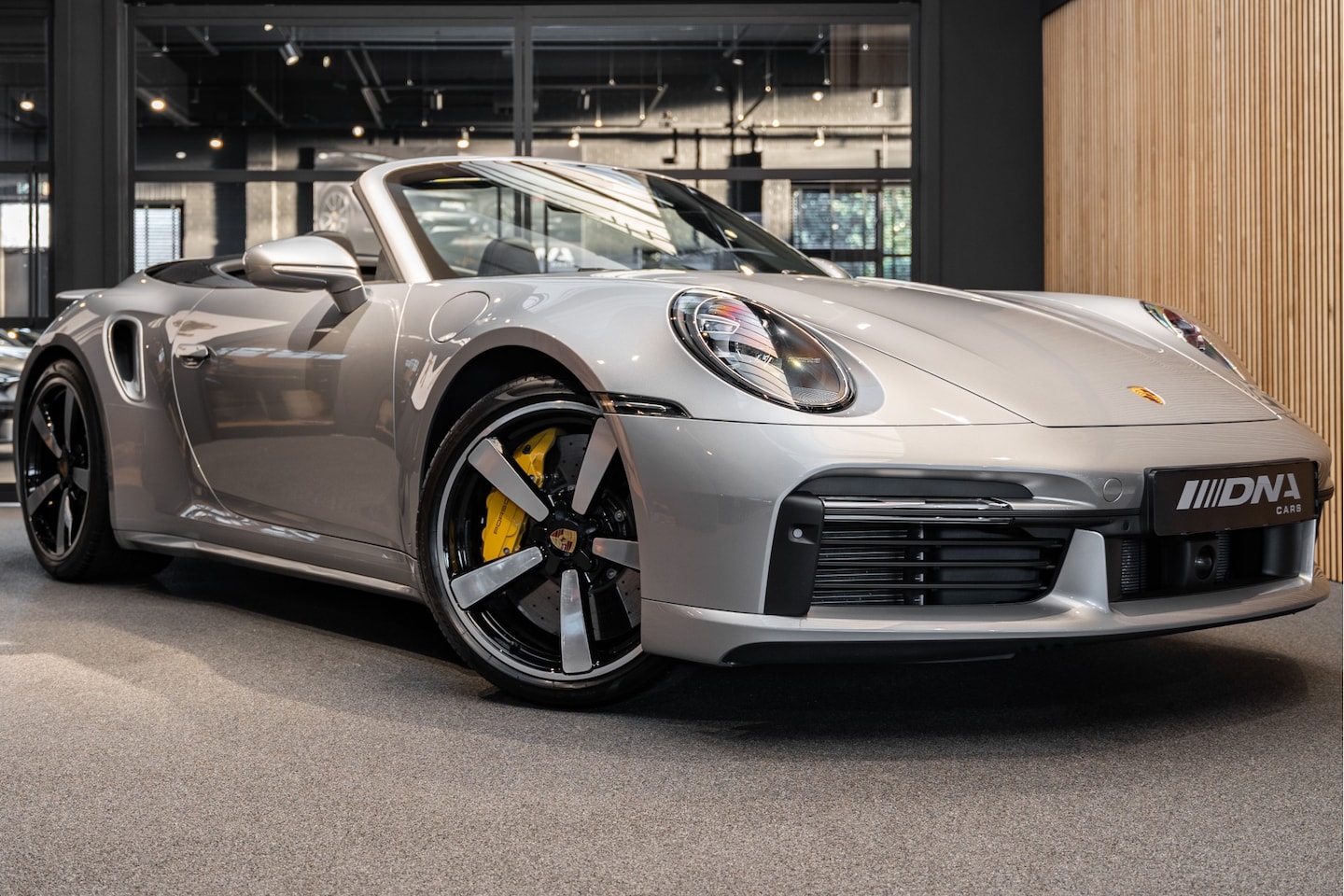 Porsche 911 Cabrio - 992 Turbo S Heritage Edition 911 3.8 Turbo S BOSE PDLS+ ACC - AutoWereld.nl