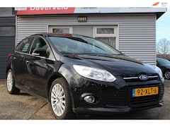 Ford Focus - 1.0 EcoBoost Lease Titanium 5-deurs, nieuwe distributie-set, airco, parkeerhulp, boekjes,