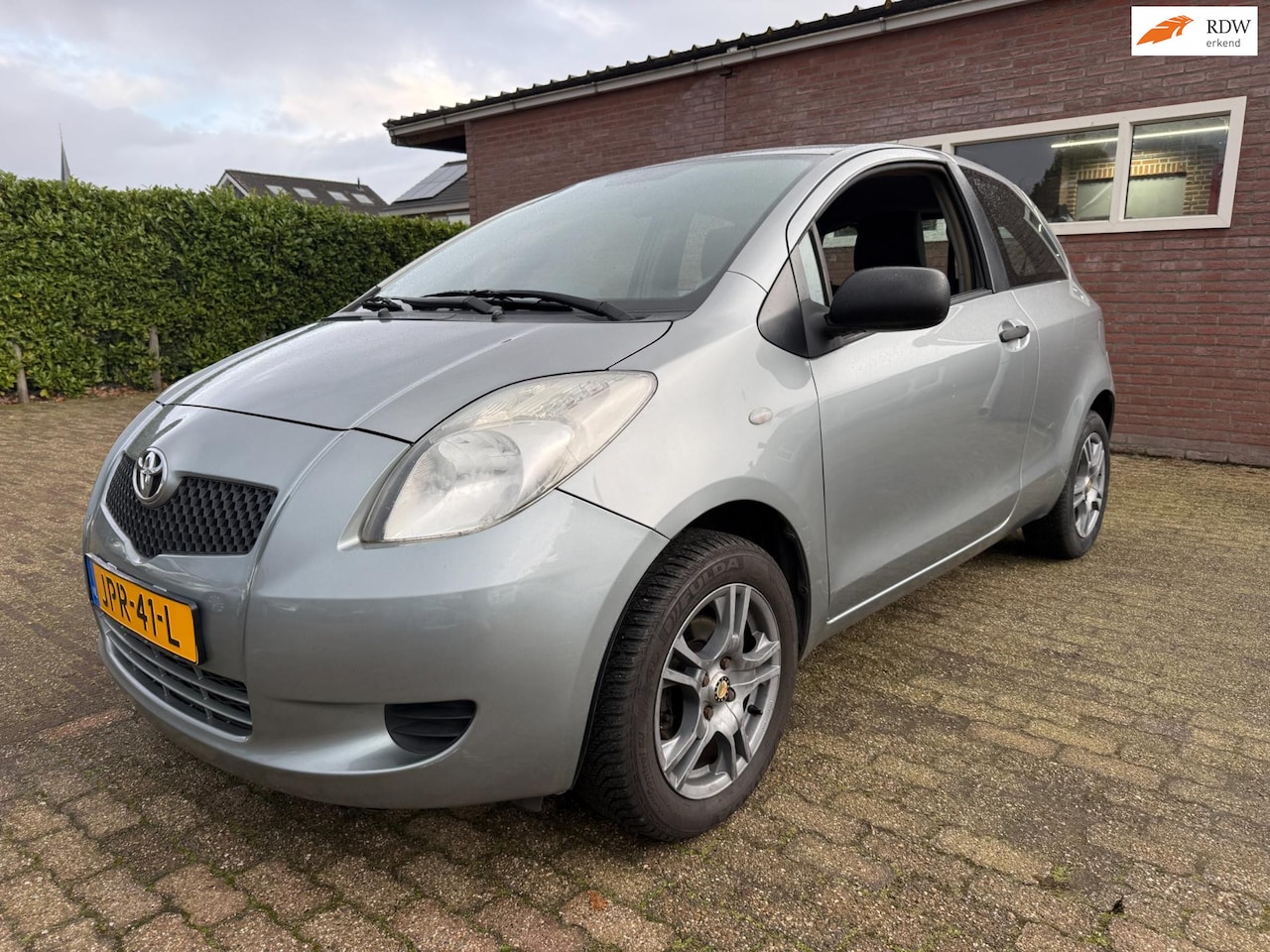 Toyota Yaris - 1.0 VVTi + Airco apk 11-12-2026 elektrisch pakket - AutoWereld.nl