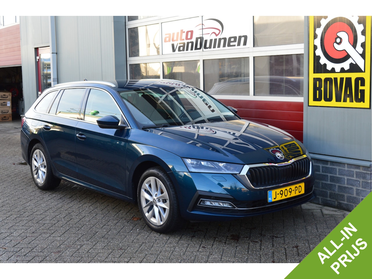 Skoda Octavia Combi - 1.5 TSI First Edition O.a: Haak, Stoelverw, PDC, Carplay, Navi, Clima, Rijklaar, Etc. All- - AutoWereld.nl