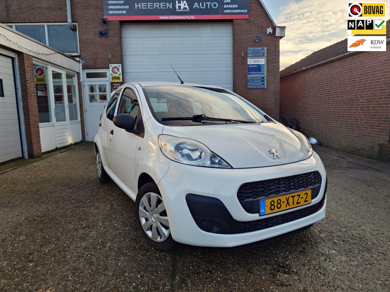 Peugeot 107 - 1.0 Access Accent 1.0 Access Accent, 5 deurs, Airco, Dealer onderhouden, 1e eigenaar - AutoWereld.nl
