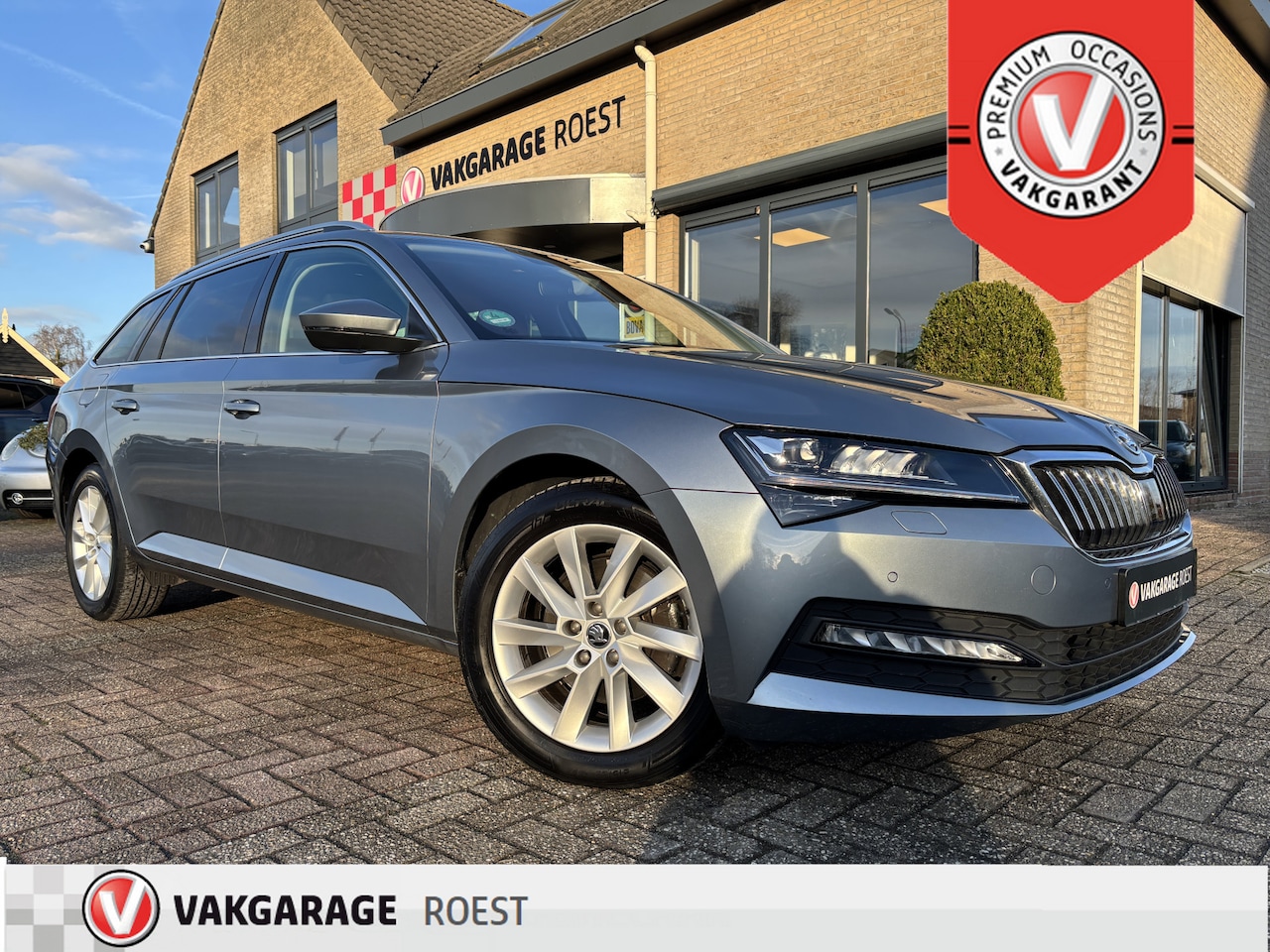 Skoda Superb Combi - 1.5 TSI ACT Automaat Business Edition Trekhaak / Carplay / Full-LED - AutoWereld.nl
