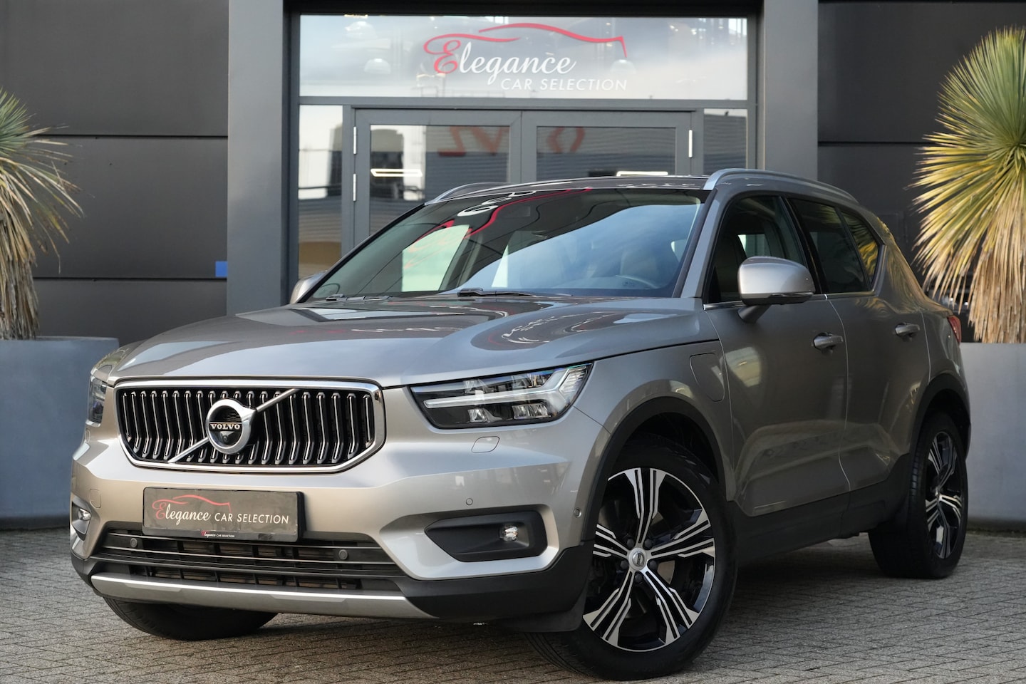 Volvo XC40 - 1.5 T5 Recharge Business Pro 262pk Panoramadak/HarmanKardon/360Camera - AutoWereld.nl
