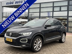 Volkswagen T-Roc - 1.5 TSI 150 pk Sport Navigatie Camera 18 Inch Velgen Virtual Dash ACC DAB Sport Stoelen Do