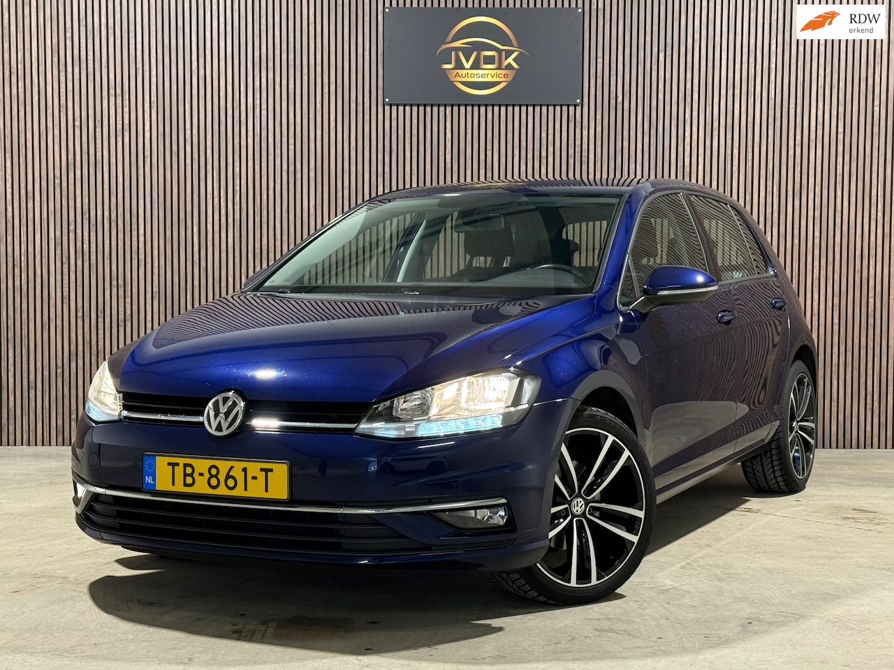 Volkswagen Golf - 1.6 TDI Comfortline Business CARPLAY PDC DSG NAP - AutoWereld.nl