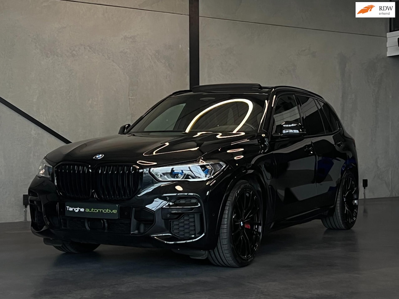 BMW X5 - 45e M-sport, Bowers & Wilkins, Laser, Pano, 22", ACC, Comfortstoelen, Luxe leer, enz.. - AutoWereld.nl