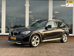 BMW X1 - SDrive18i Executive - Leder - Navi - Clima - PDC