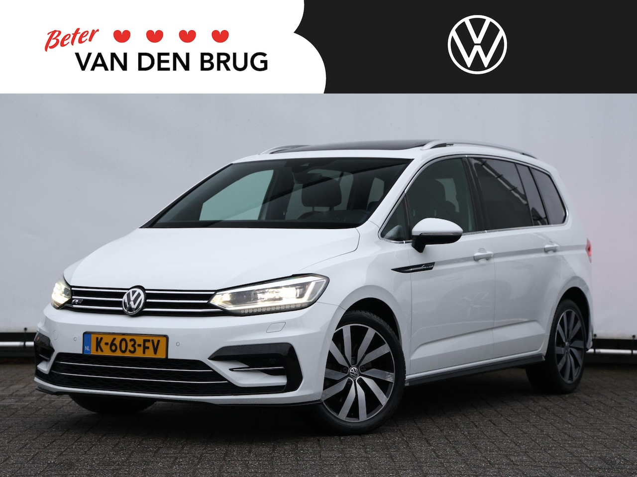 Volkswagen Touran - 1.4 TSI Highline 7p 150pk DSG | R-Line | Navigatie | Spiegelpakket | Trekhaak | Side Assis - AutoWereld.nl