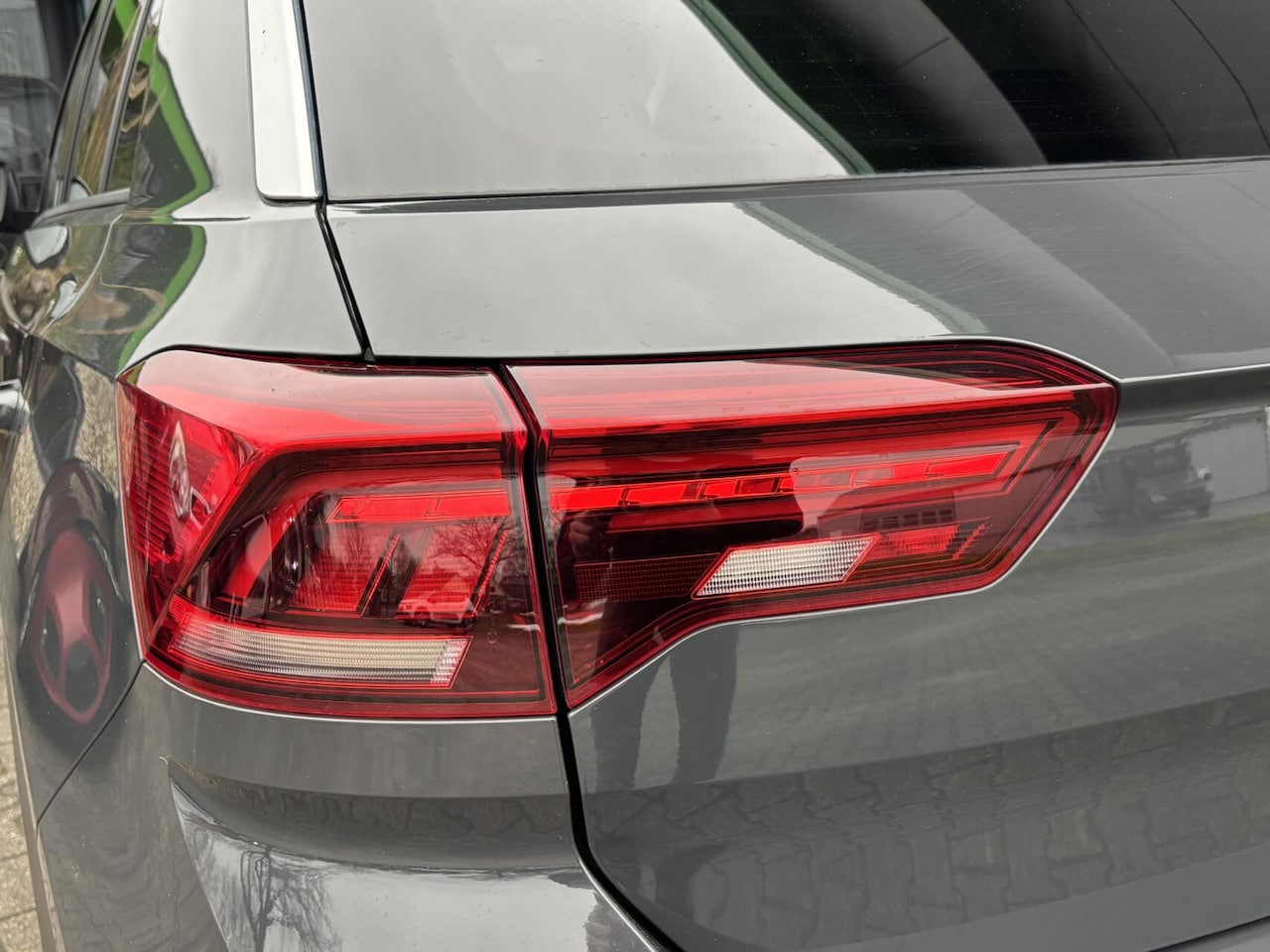 Volkswagen T-Roc - 1.5 TSI Sport Airco/ Adaptieve Cruise Control/ Elektrisch Glazen Panorama-Dak/ Volledig Di