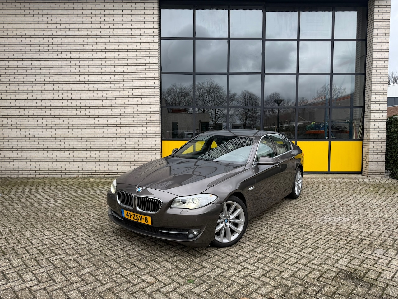 BMW 5-serie - 528i Upgrade Edition Xenon, Leer, Navi & PDC - AutoWereld.nl