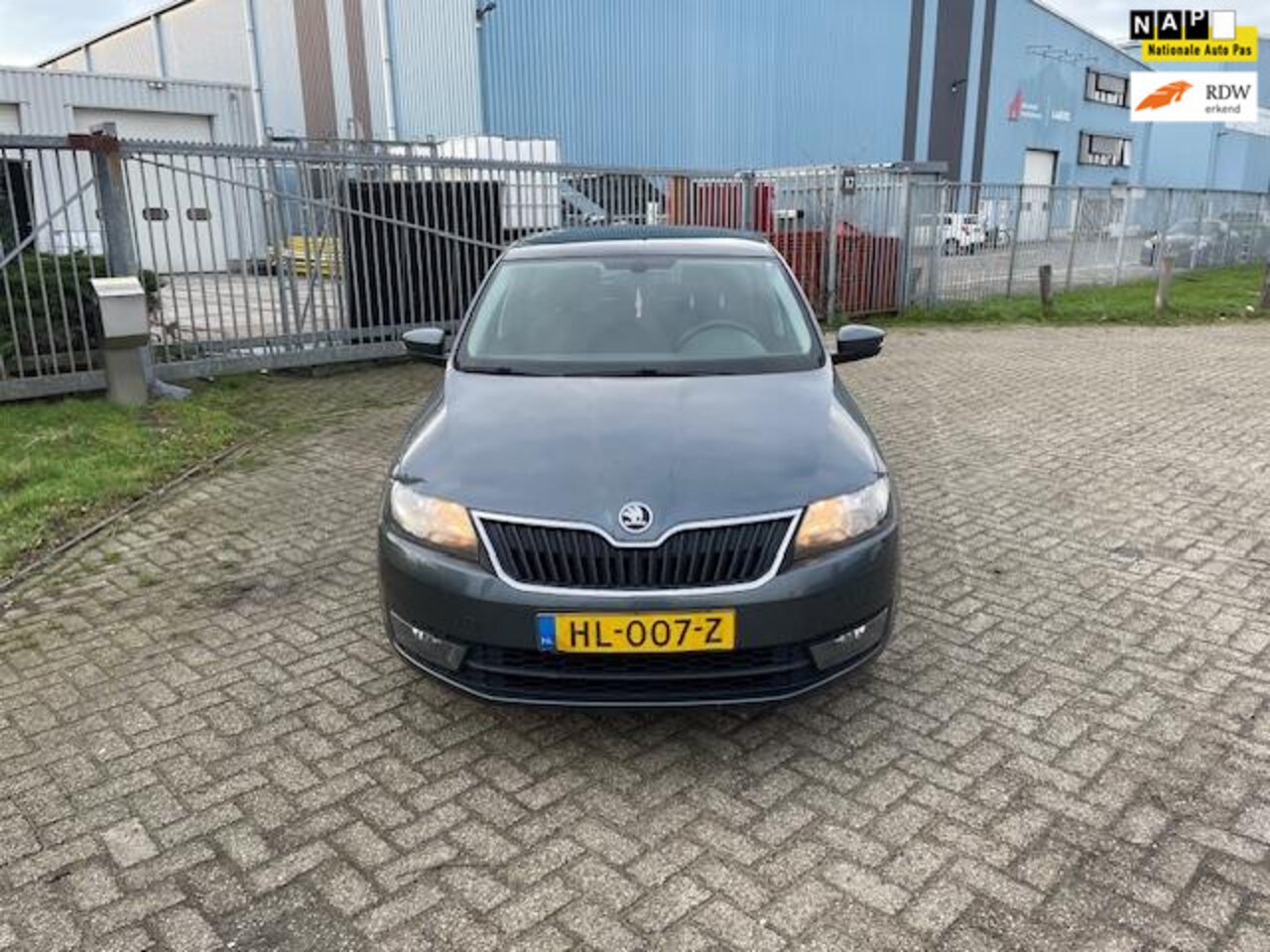 Skoda Rapid Spaceback - 1.2 TSI Greentech Edition Panorama Dak !!! - AutoWereld.nl