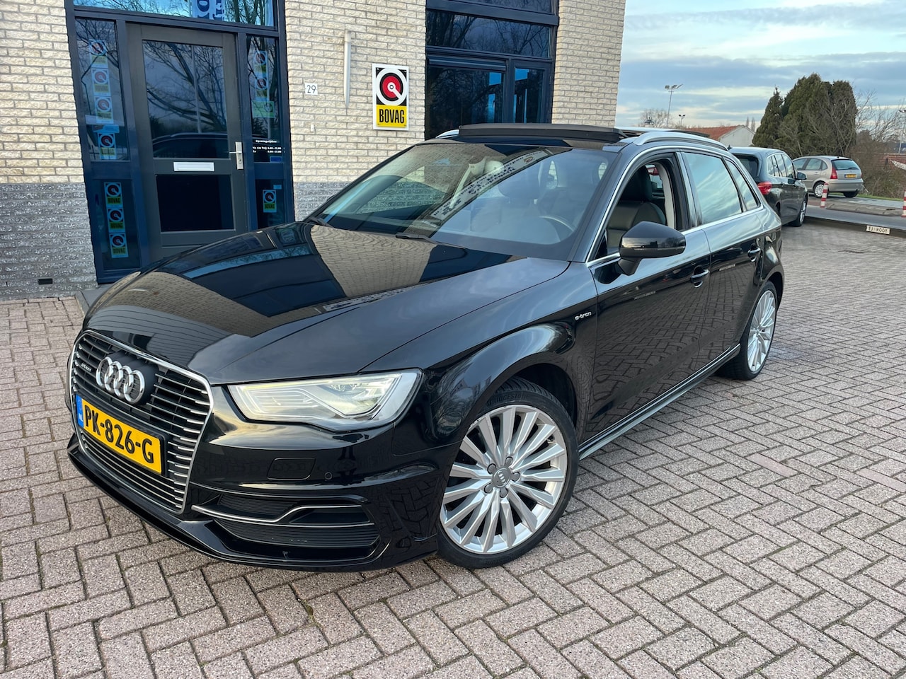 Audi A3 Sportback - 1.4 e-tron PHEV Pro Line plus- Pano dak - AutoWereld.nl