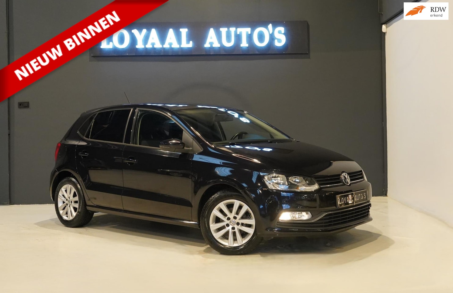 Volkswagen Polo - 1.0 First Edition | AIRCO | CRUISE | ELEK.RAMEN | APK - AutoWereld.nl