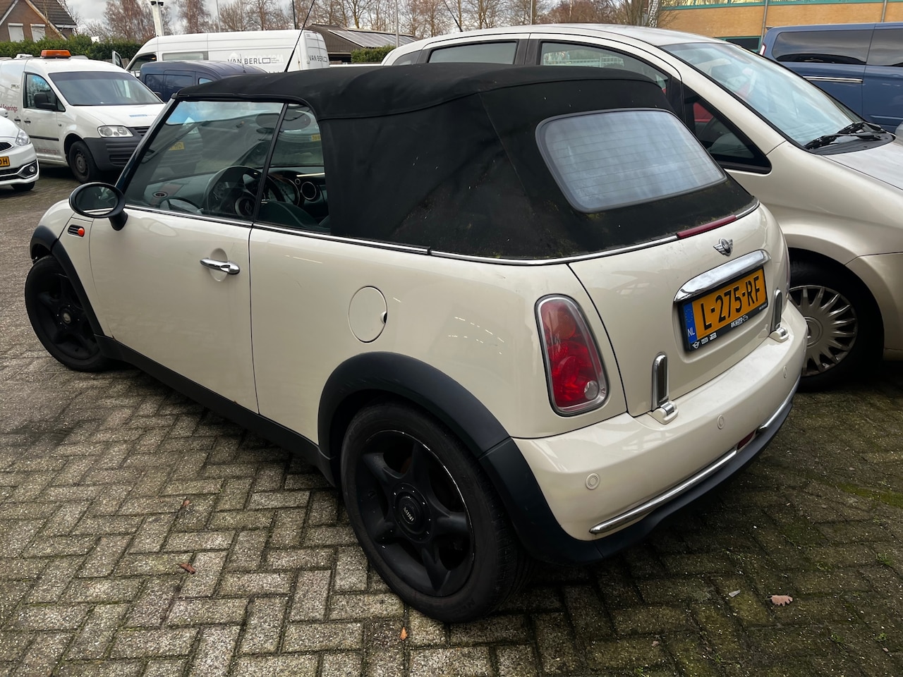 MINI Cabrio - Mini 1.6 PEPPER MOTOR DEFECT 1950 EURO - AutoWereld.nl