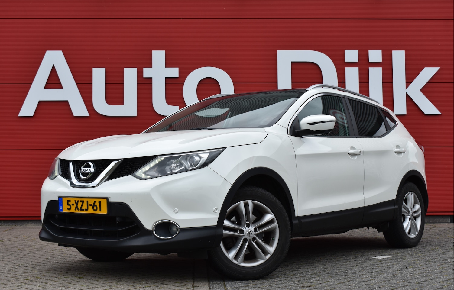 Nissan Qashqai - 1.2 Premier Edition LED | Pano | Leder | Camera | Keyless | Navi | DAB | Clima | Cruise | - AutoWereld.nl